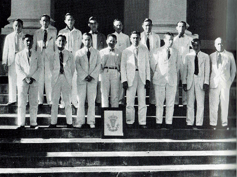 Photograph of the Charter Sigma Pi Sigma group of the University of the Philippines, July 6, 1932. Image courtesy of Radiations, Volume III.