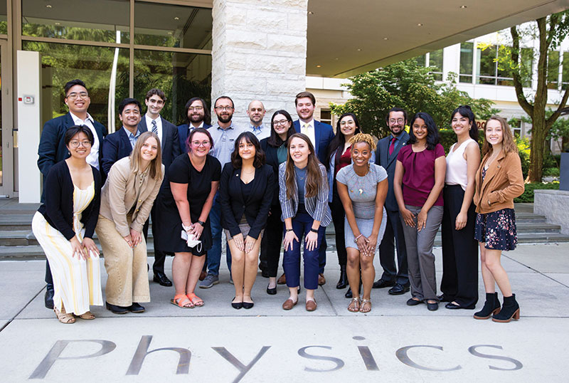 The 2022 SPS interns pose with SPS staff at the American Center for Physics. Photo by SPS.