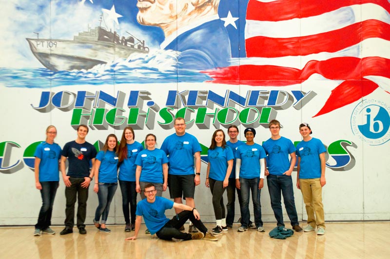 The entire Colorado School of Mines volunteer group. Photo by Natalie Dibling.