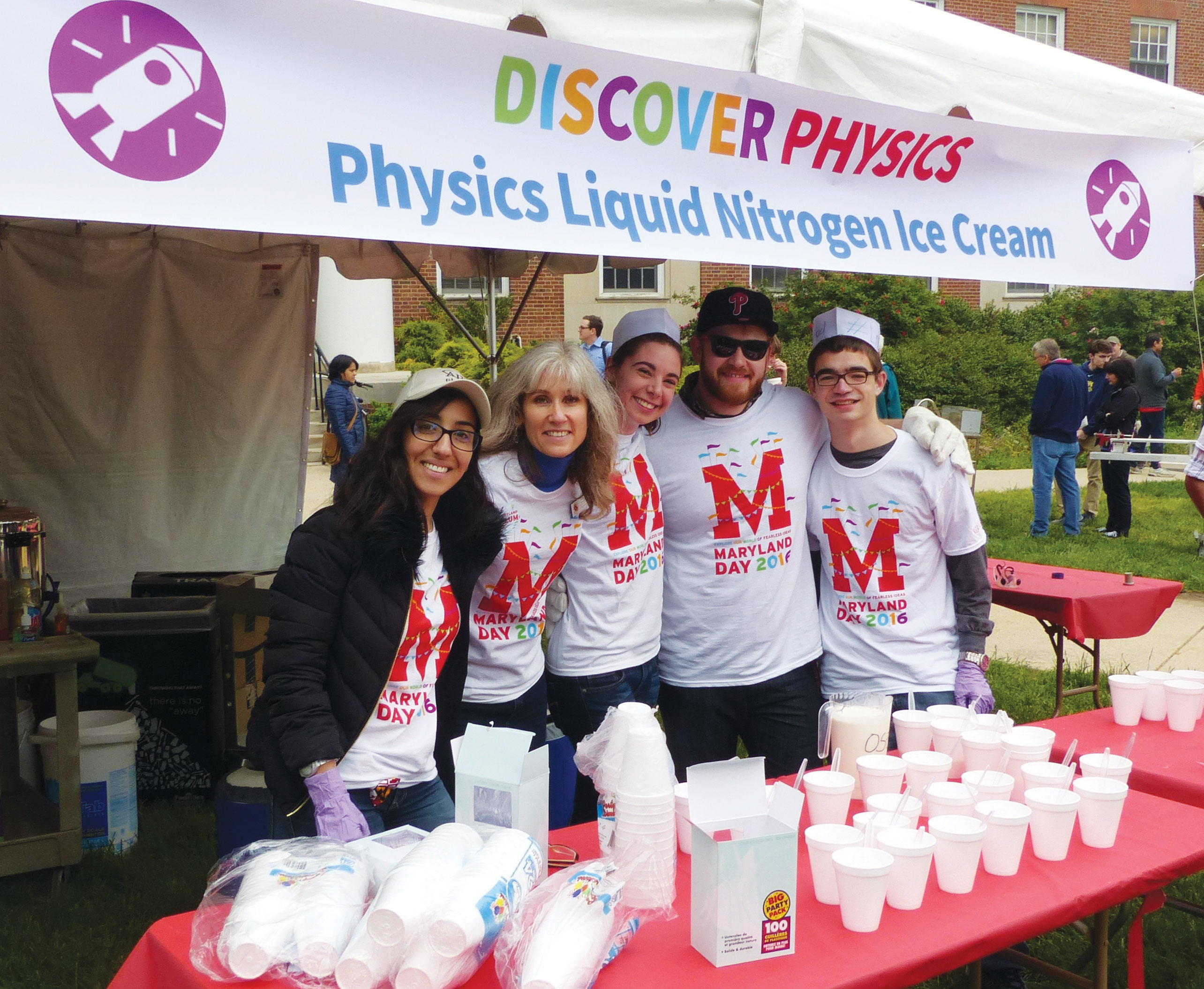 Donna Hammer (farthest left) with members of the UMD chapter at the 2019 Physics Congress. 